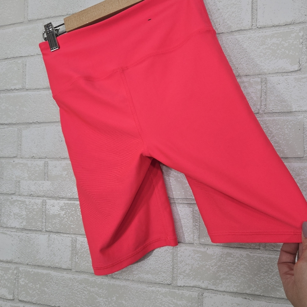 Under Armour bright pink athletic shorts - Picture 6 of 8